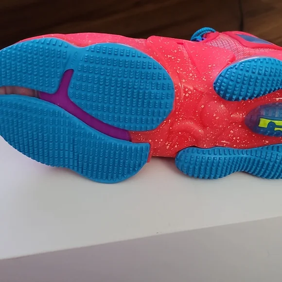 M-7} NIKE LEBRON 19* display picture 1